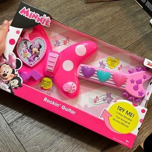 Disney minnie mouse rocking guitar
